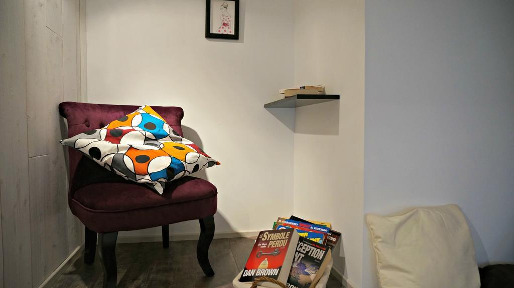 Little Suite - Nathan Lille Bilik gambar