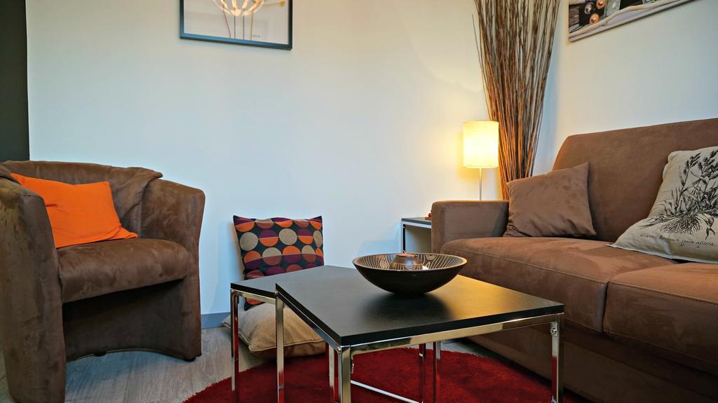 Little Suite - Nathan Lille Bilik gambar